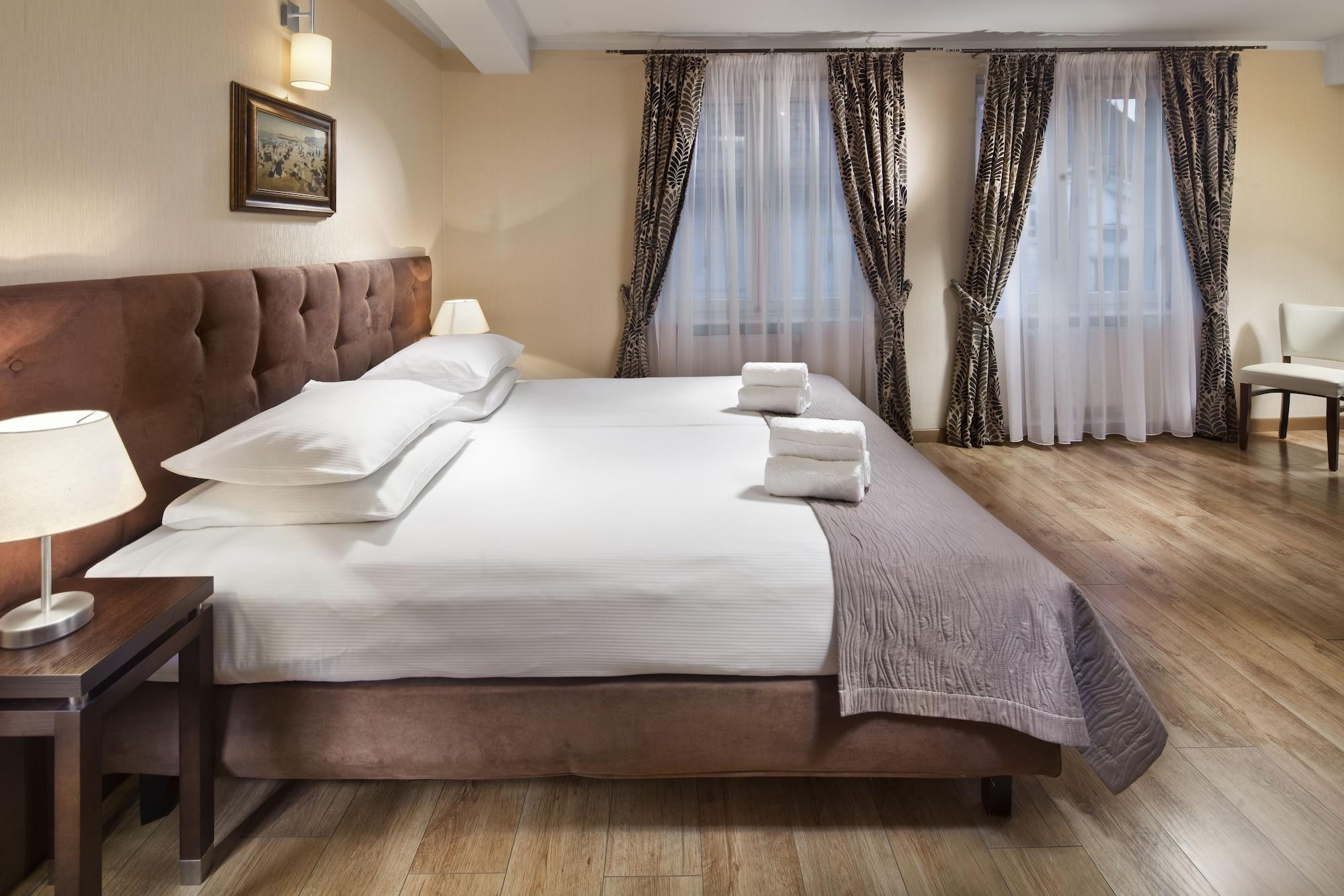 Hotel Bonum Old Town กดัญสก์ ภายนอก รูปภาพ
