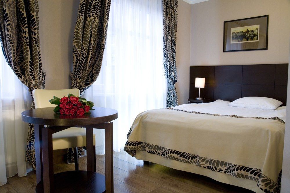 Hotel Bonum Old Town กดัญสก์ ภายนอก รูปภาพ